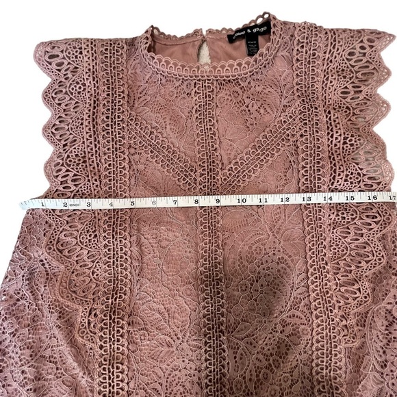 Cable & Gauge women's medium mauve color layered lace tank top - Picture 6 of 13